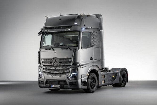 The new Mercedes-Benz Actros F and Edition 2: Mercedes-Benz Trucks is accessing new target markets with these two models